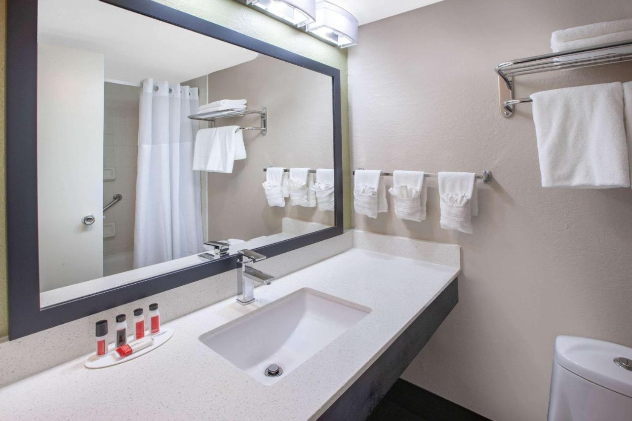 怀俄明 Baymont By Wyndham Grand Rapids Near Downtown酒店 外观 照片