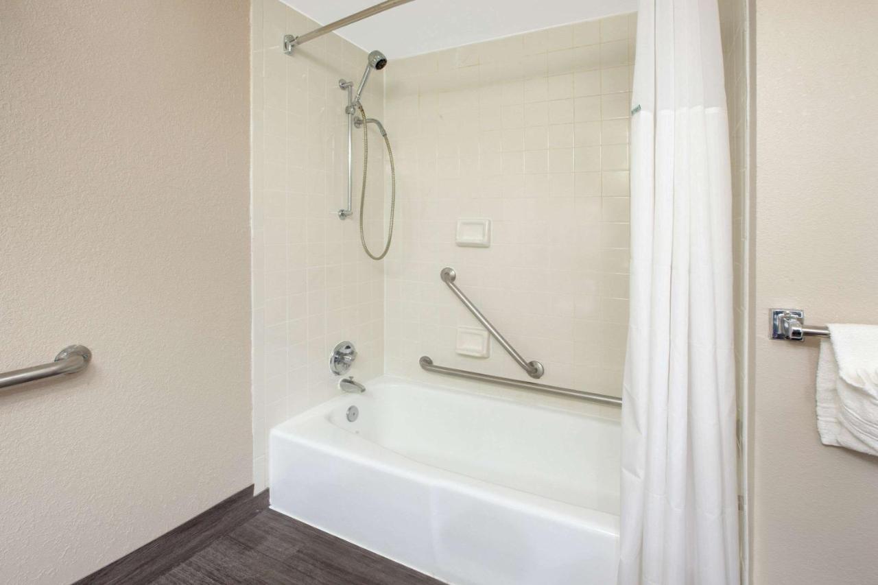 怀俄明 Baymont By Wyndham Grand Rapids Near Downtown酒店 外观 照片